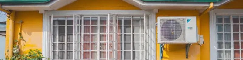window in Savannah, GA